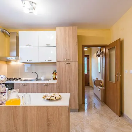 Apartment Sandi Tinjan Exterior photo