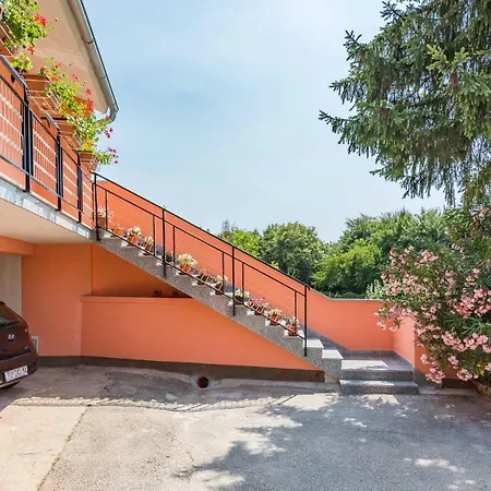 Apartment Sandi Tinjan Exterior photo