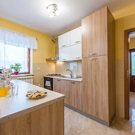 Apartment Sandi Tinjan Exterior photo