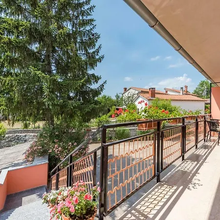 Apartment Sandi Tinjan Exterior photo