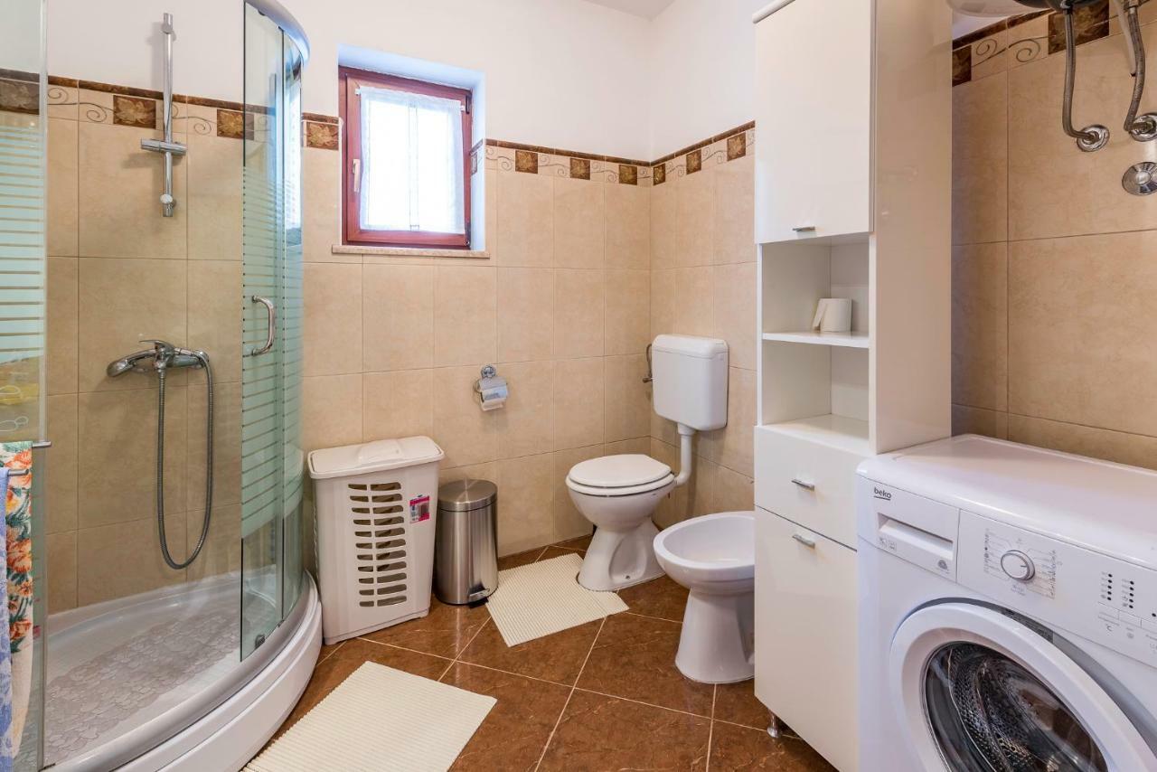 Sandi Apartman