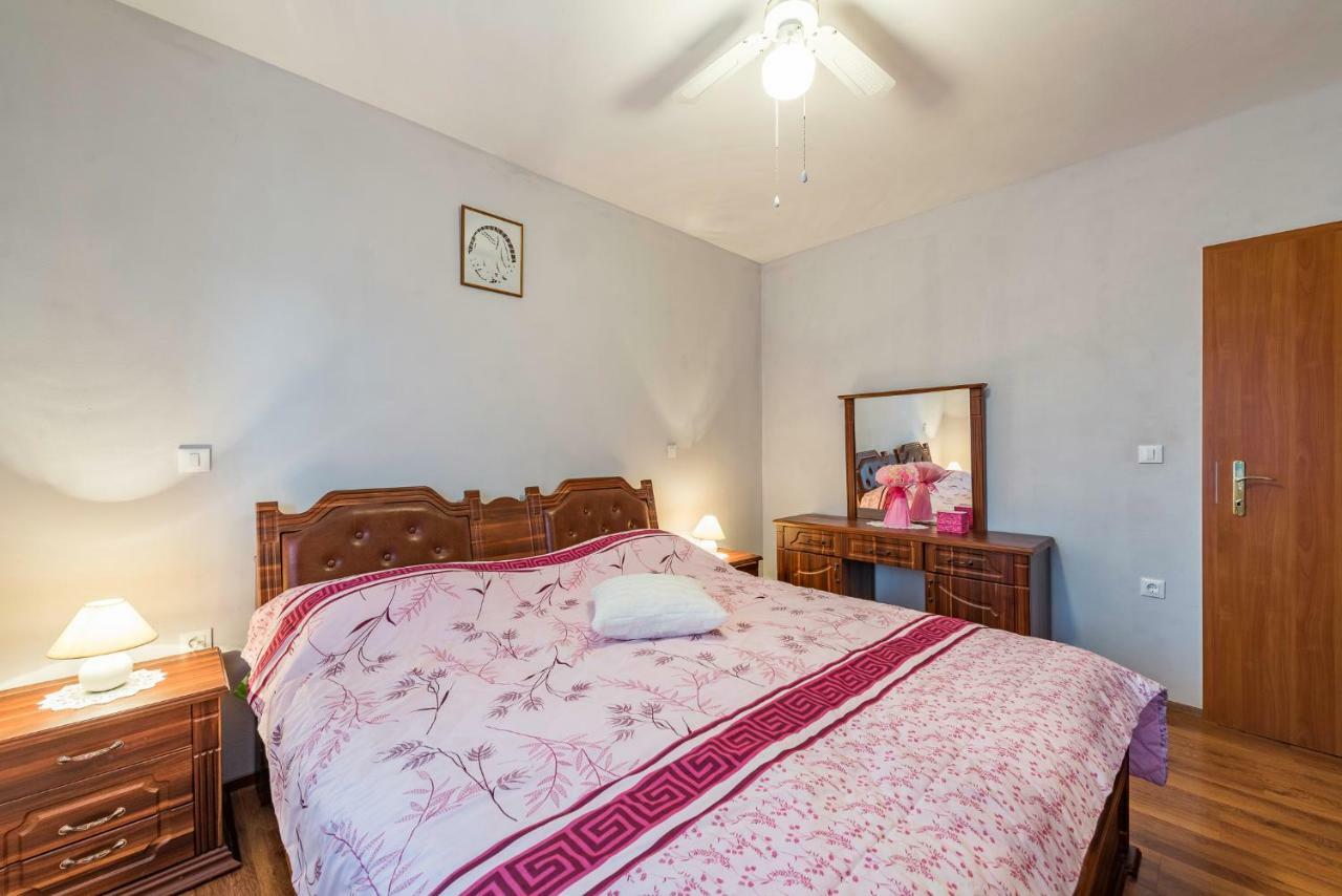 Apartman Sandi Tinjan